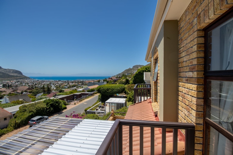 To Let 3 Bedroom Property for Rent in Capri Western Cape